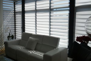 Store_Alterné_en_tissu_voilé